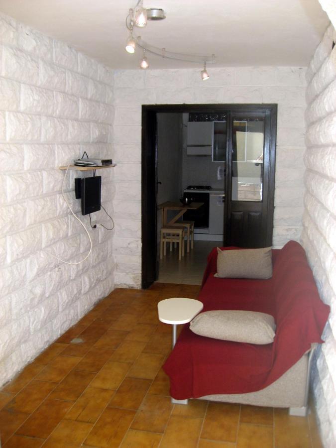 Nice Apartments In Waterfront Villa In Bosa Porto Alabe Tresnuraghes Exterior foto